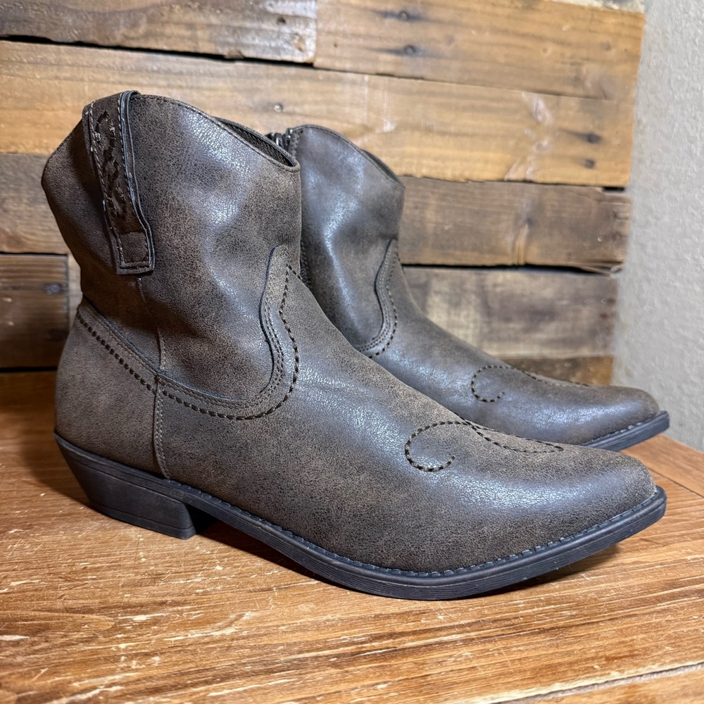 Me Too Boots Brown Western Cowgirl Boots Size 11 Booties Zipper Boot Stitch